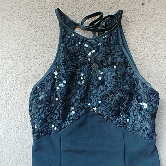 Cache size 5/6 floorlength black sequin prom dress - Picture 2 of 5